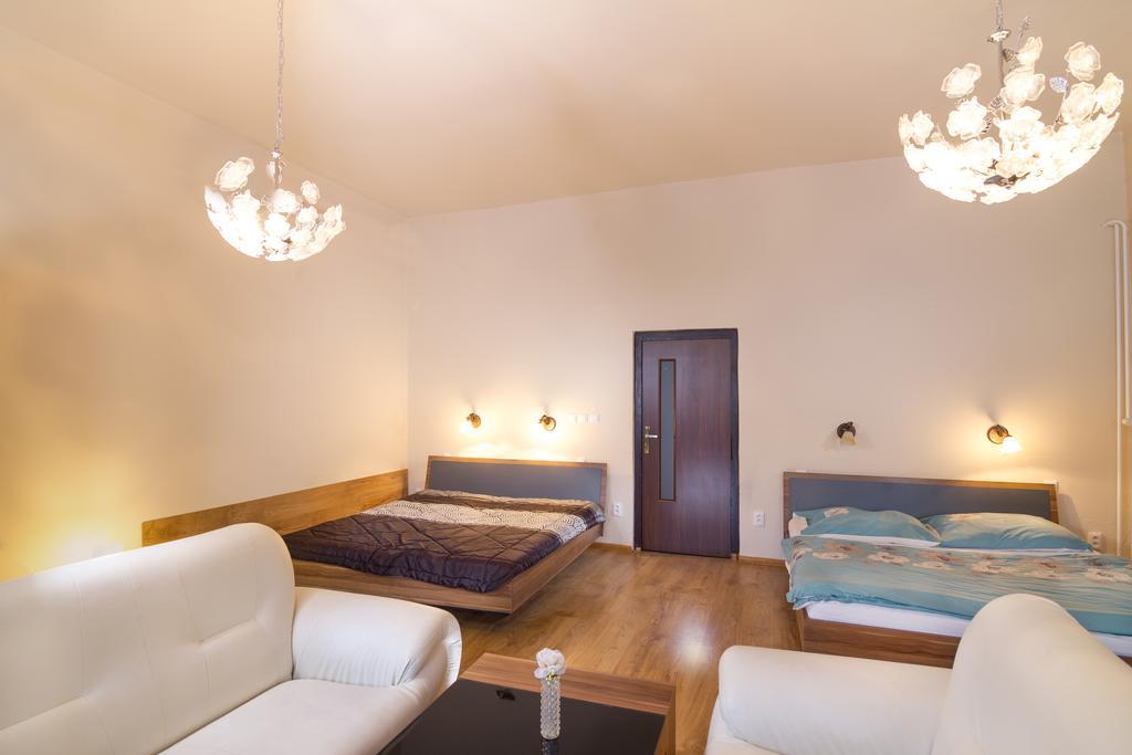 Penzion Grand Caşonia Cameră foto